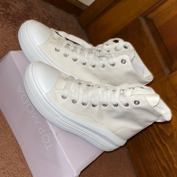 NWT in box White High Top Sneakers - Picture 6 of 7